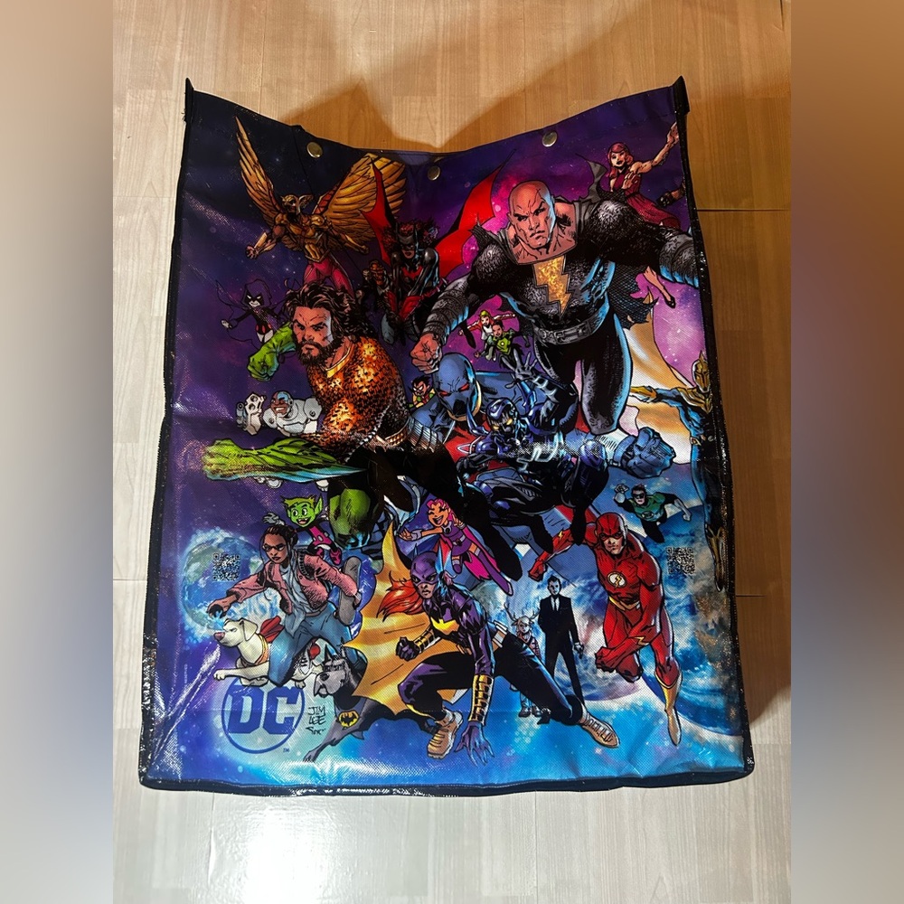 2022 SDCC San Diego Comic con Batman Black Adam Aquaman DC Universe Swag Bag